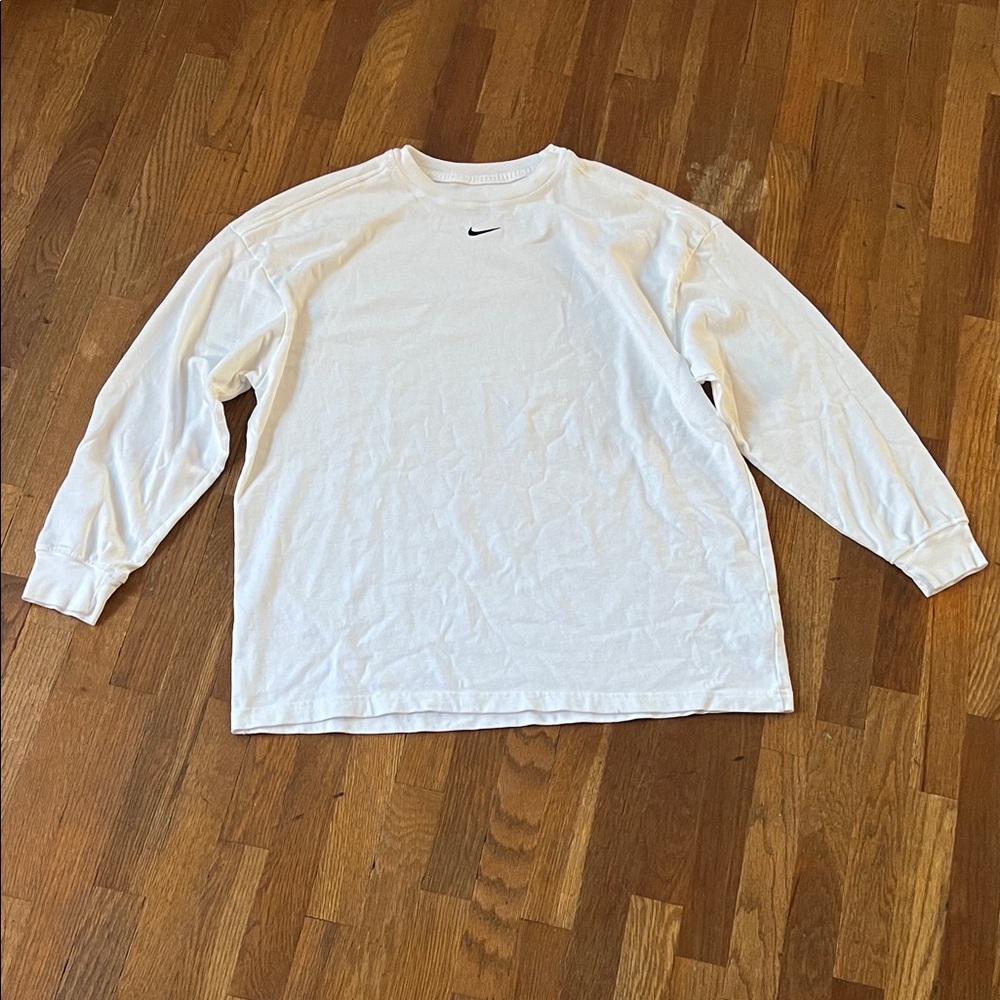 Nike Women’s Oversized  Classic White Long Sleeve Tee - S